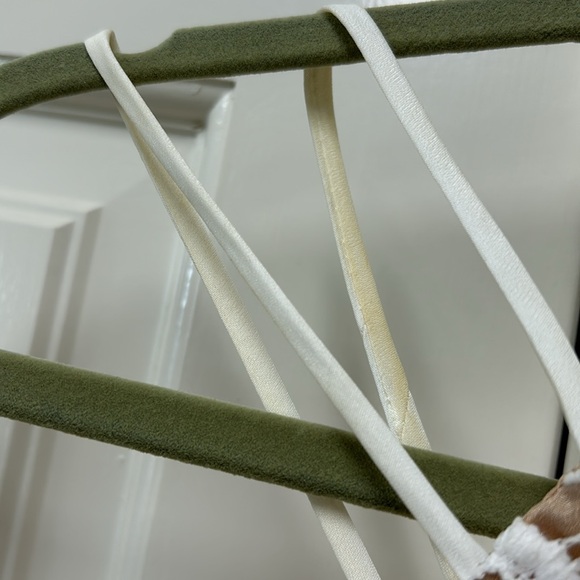 DO+BE size small two piece white lace set - Picture 5 of 10